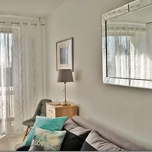  Apartament Cozy Base