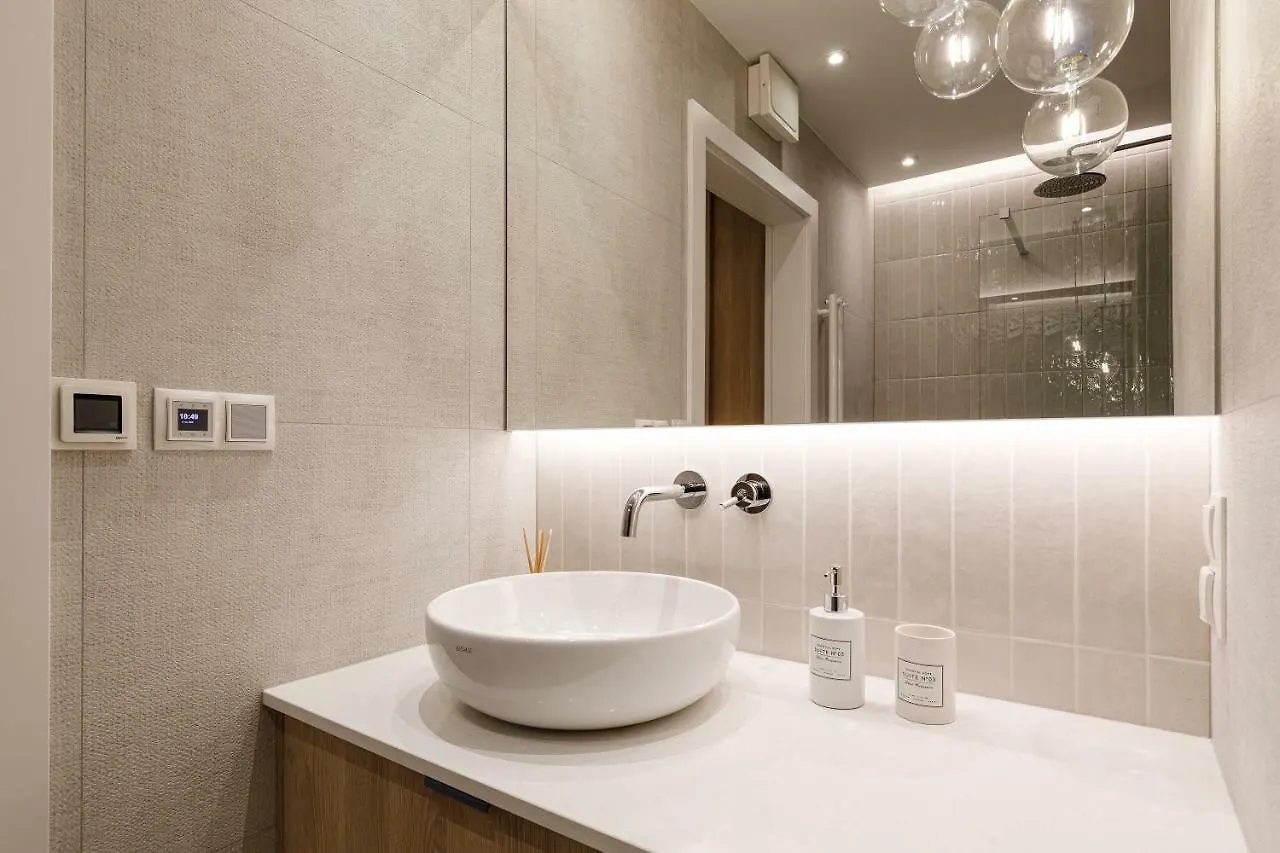 Waterlane Island _ Unique Apartment Gdańsk